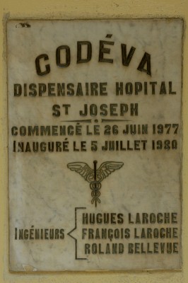 Plaque at the Hospital with dates and names of the engineers who designed it