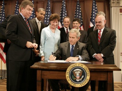 Bush Signs Accountability and Transparency Act '06