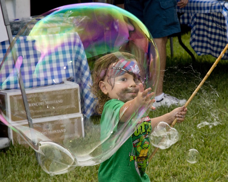 This Saturday, Bubble Play for Children and Adults on the Oldest House Lawn
