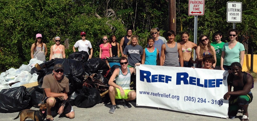 Volunteer at Reef Relief’s International Coastal Cleanup Day Site